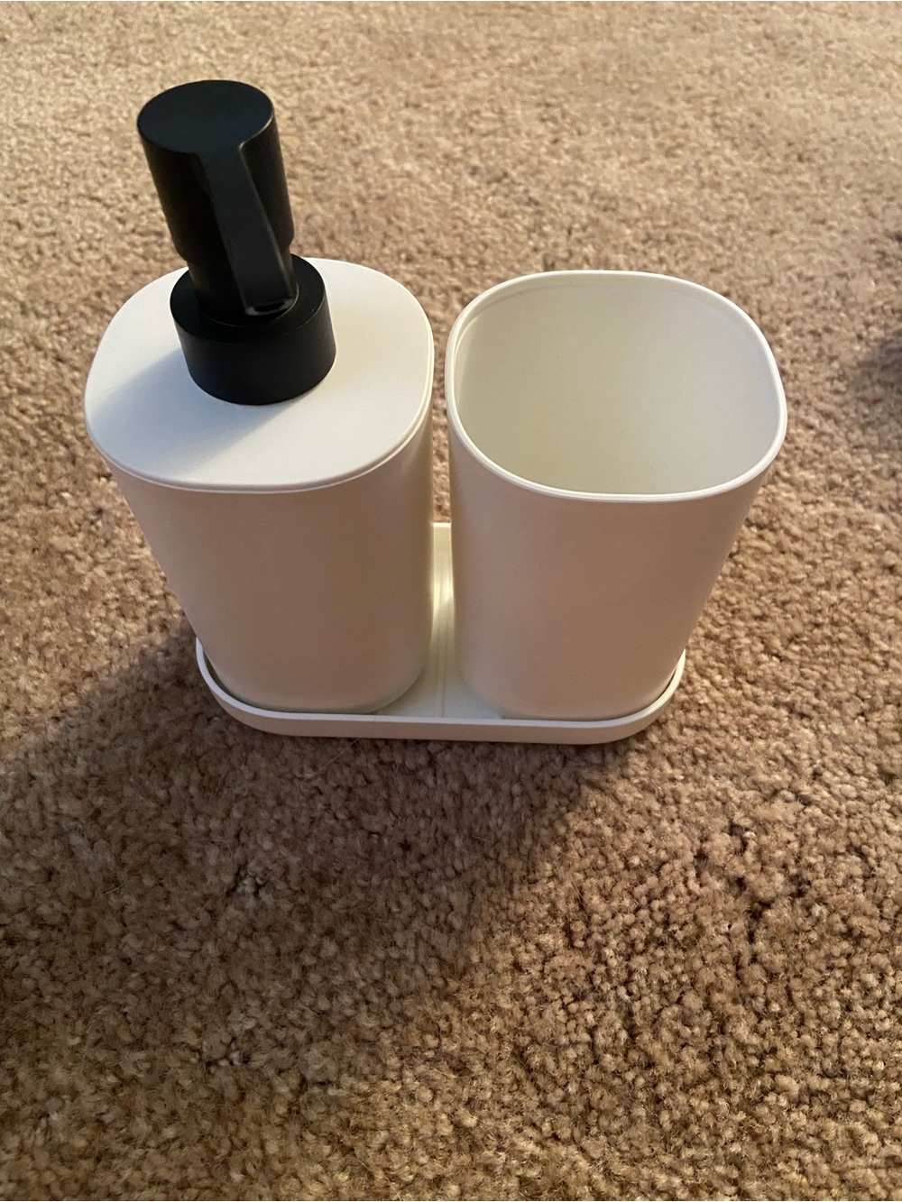 Modern White Bathroom Countertop Set with Black Pump (Plastic)